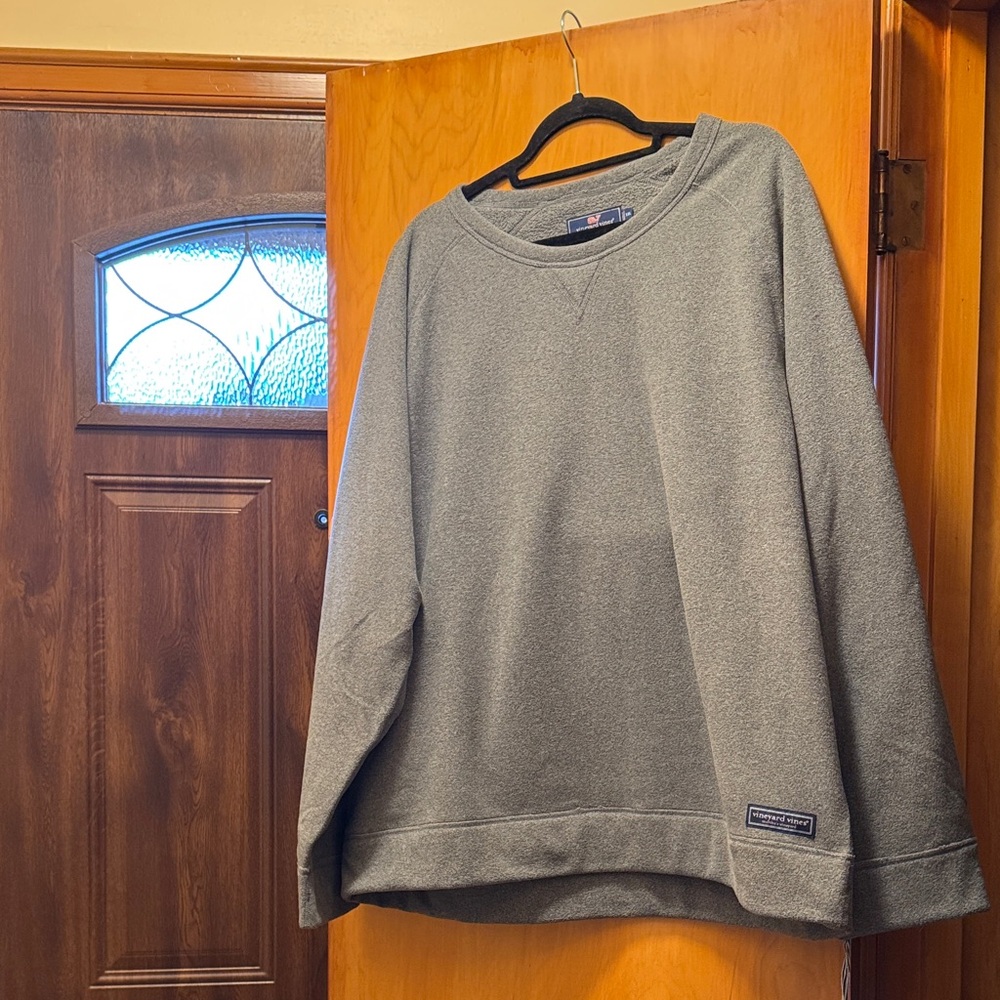Vineyard Vines Men's Heather Gray Crewneck Sweater